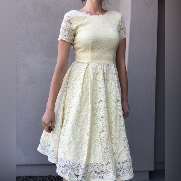 1950s style yellow lace vintage swing dress - Picture 2 of 10
